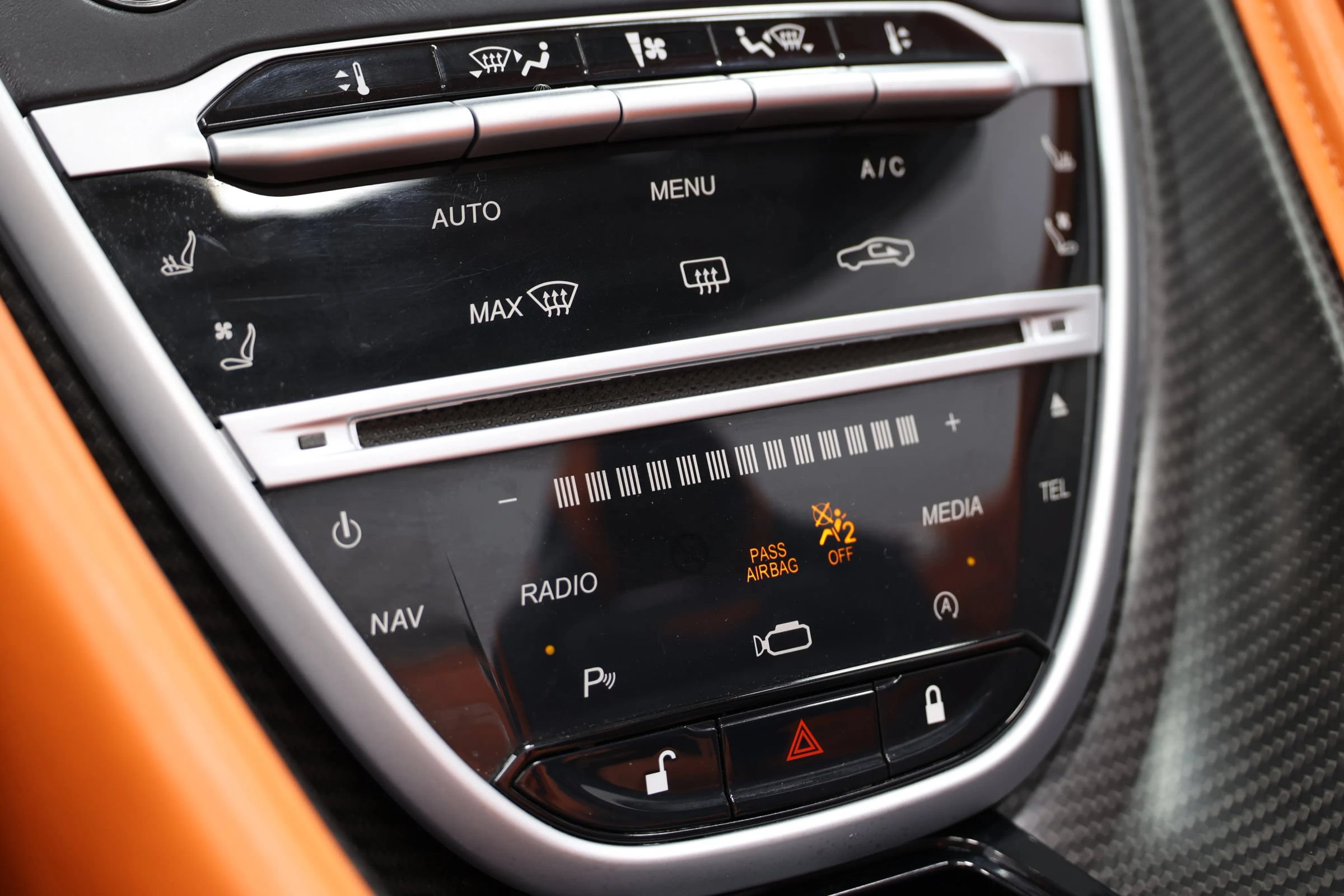 Used 2022 Aston Martin DBS Superleggera Volante RWD image 53
