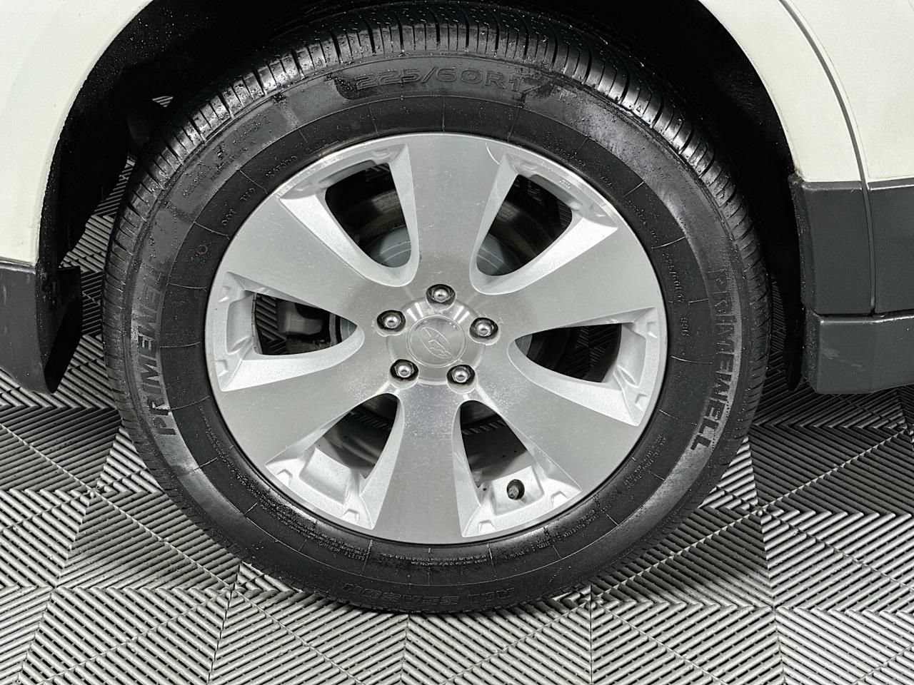 Used 2010 Subaru Outback 3.6R Limited AWD/4WD image 28