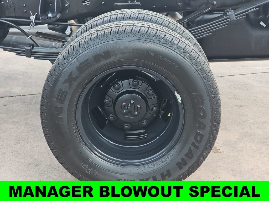 New 2026 RAM 3500 Tradesman AWD/4WD image 37