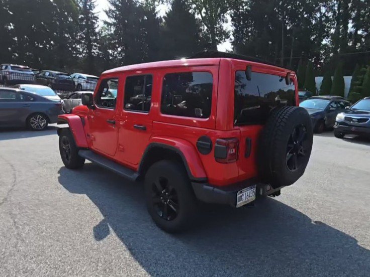 Certified 2022 Jeep Wrangler Unlimited Sahara AWD/4WD image 4
