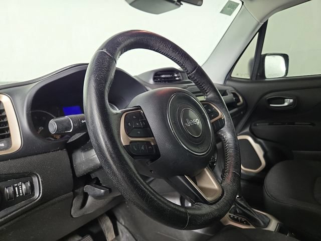 Used 2017 Jeep Renegade Latitude w/ Cold Weather Group AWD/4WD image 15