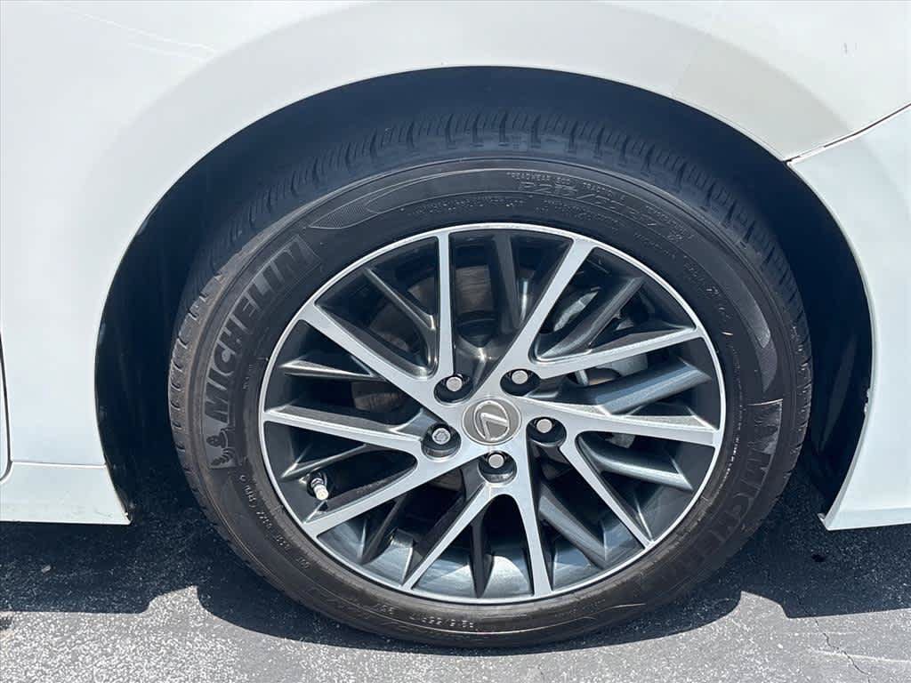 Used 2016 Lexus ES 350 w/ Luxury Package w/Wood Trim FWD image 32