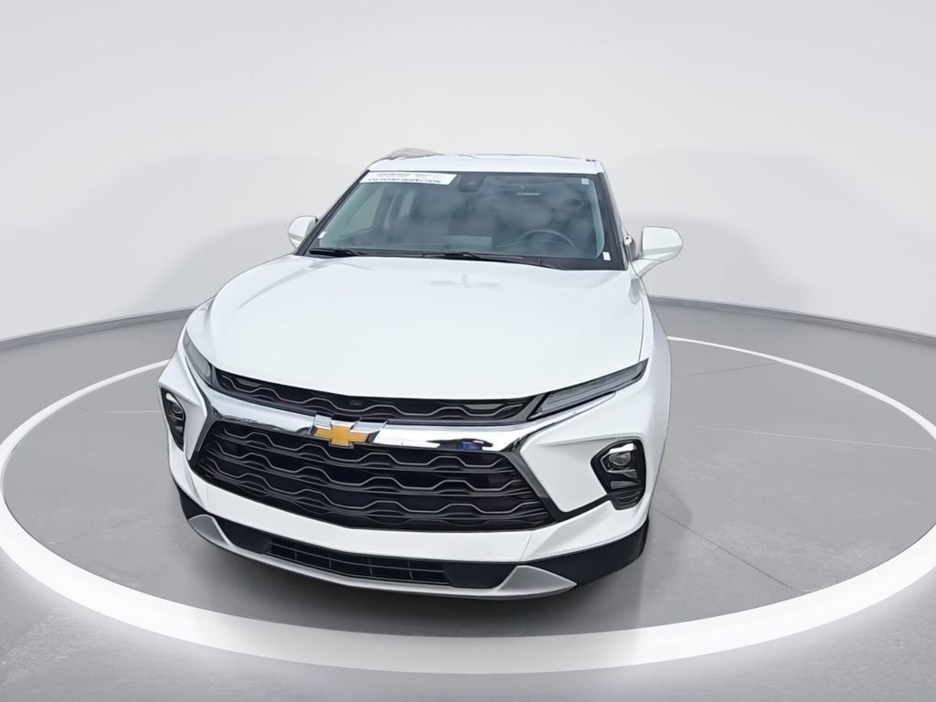 Used 2024 Chevrolet Blazer LT w/ Convenience Package FWD image 3