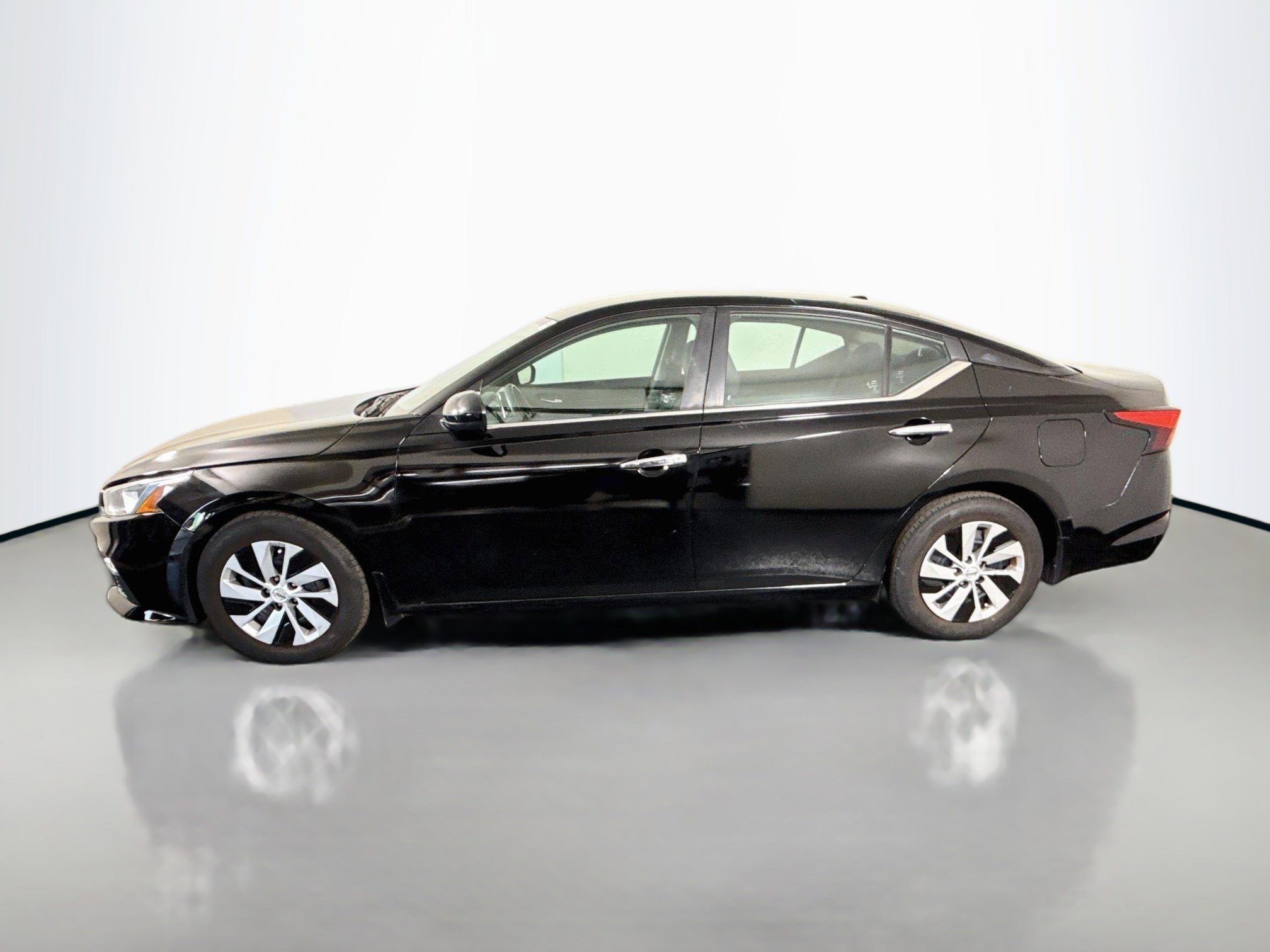 Used 2019 Nissan Altima 2.5 S FWD image 6