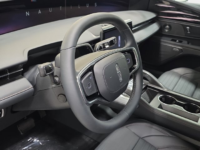 New 2026 Lincoln Nautilus Reserve AWD/4WD image 12