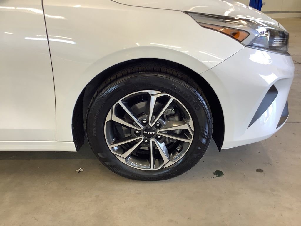 Certified 2023 Kia Forte LXS FWD image 16