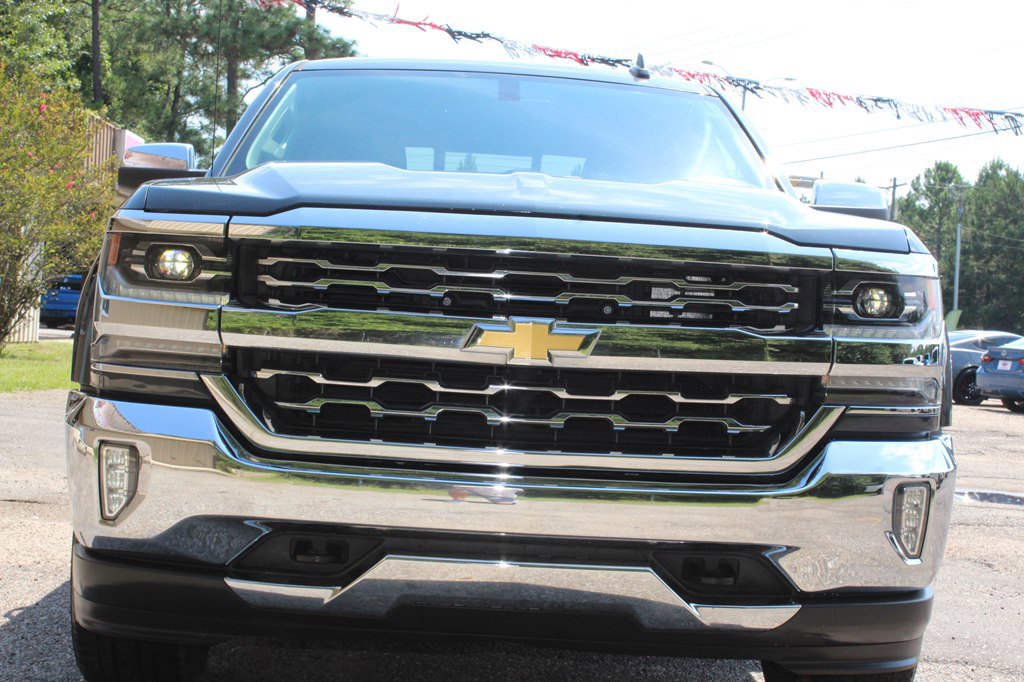 Used 2018 Chevrolet Silverado 1500 LTZ w/ Sport Package image 8