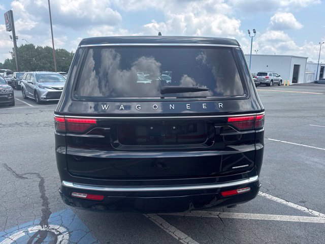 Used 2024 Jeep Wagoneer L Series II AWD/4WD image 10
