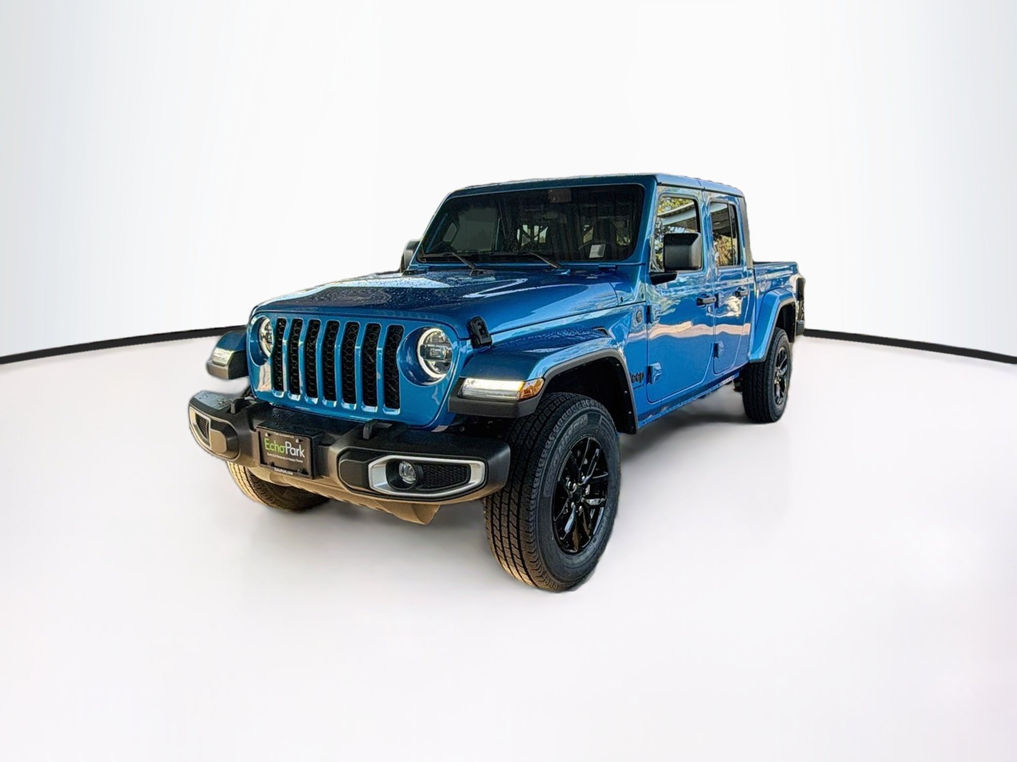 Used 2023 Jeep Gladiator Sport AWD/4WD image 3