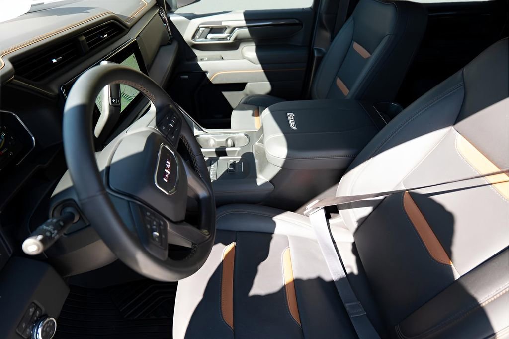 New 2026 GMC Sierra 2500 AT4 w/ AT4 Premium Plus Package AWD/4WD image 9