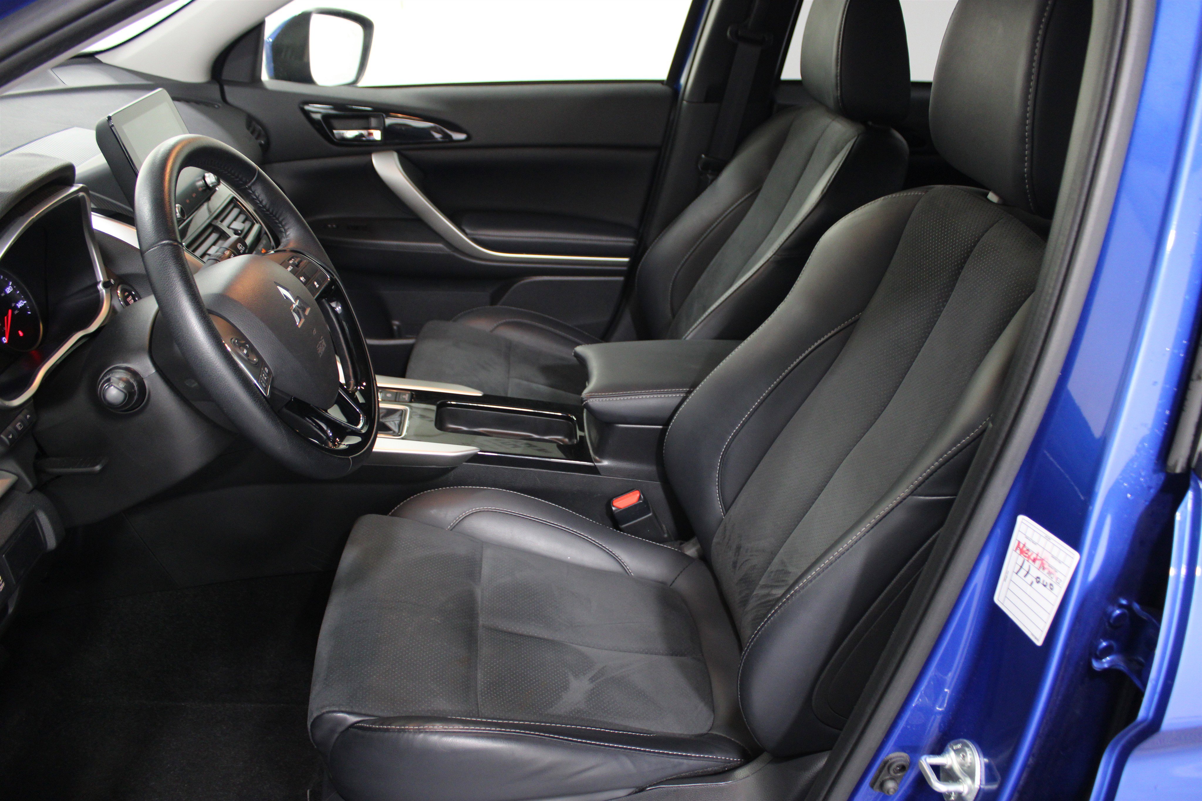 Used 2025 Mitsubishi Eclipse Cross SE AWD/4WD image 3