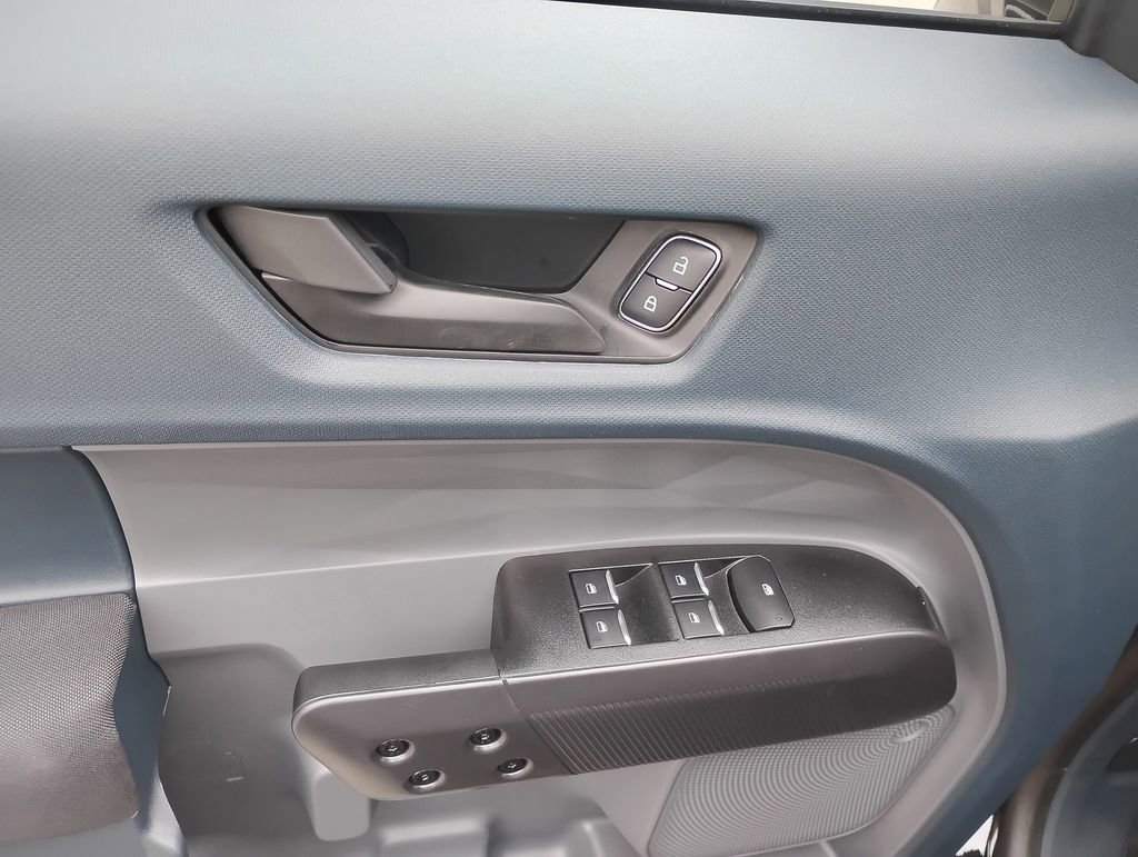 New 2025 Ford Maverick XL image 17