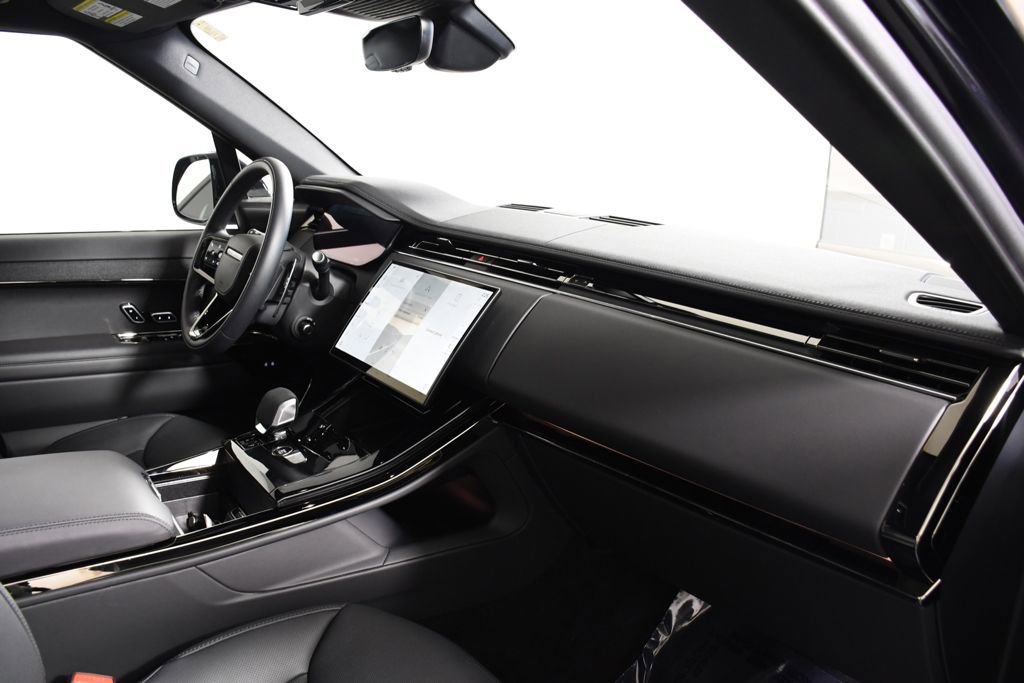 Certified 2025 Land Rover Range Rover Sport Dynamic SE image 18