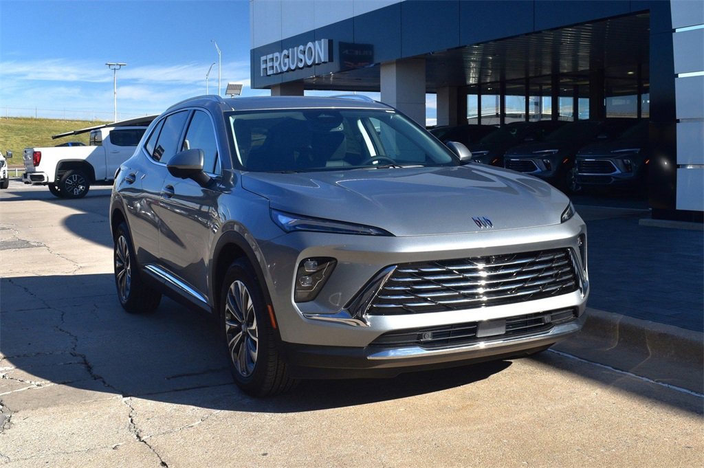 New 2025 Buick Envision Preferred image 2