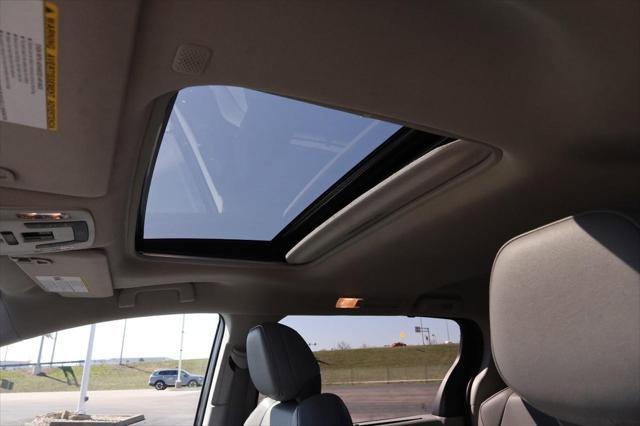 Certified 2024 Toyota Sienna XLE image 9