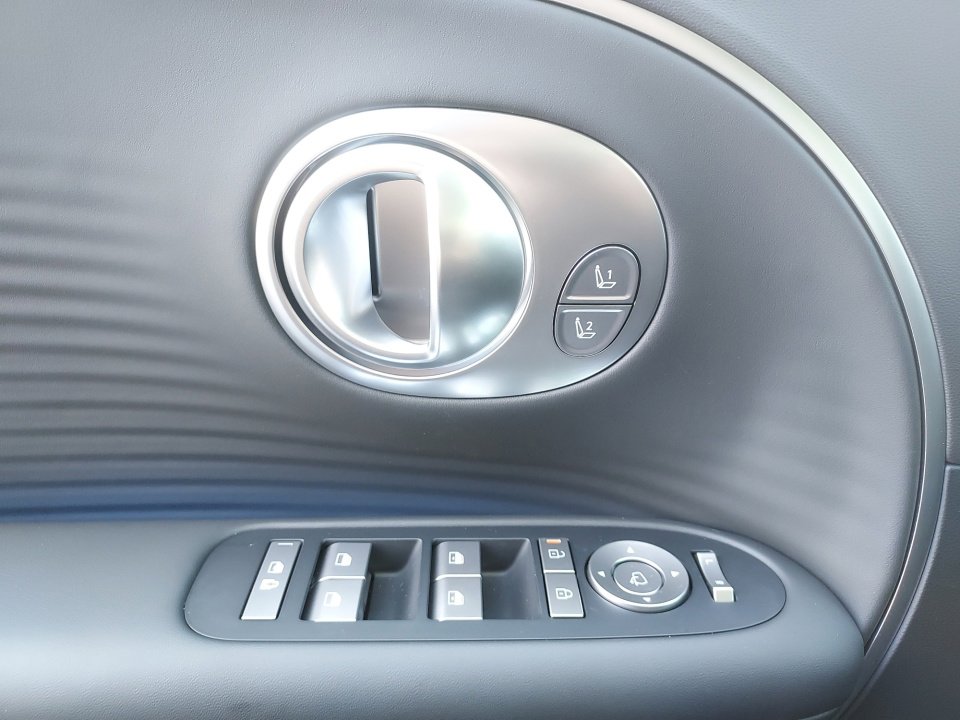 New 2026 Hyundai Ioniq 9 Limited image 32