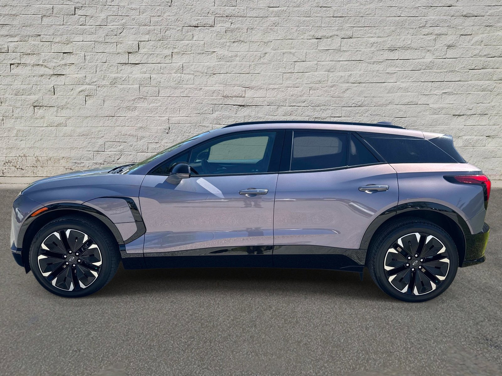 Used 2024 Chevrolet Blazer EV RS AWD/4WD image 2