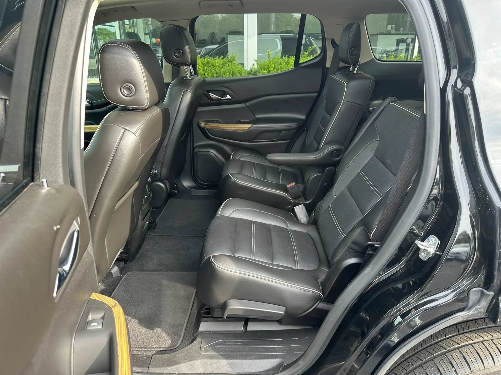 Used 2019 GMC Acadia Denali w/ Technology Package FWD image 13