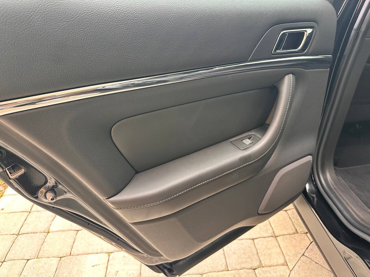 Used 2009 Lincoln MKS FWD image 71
