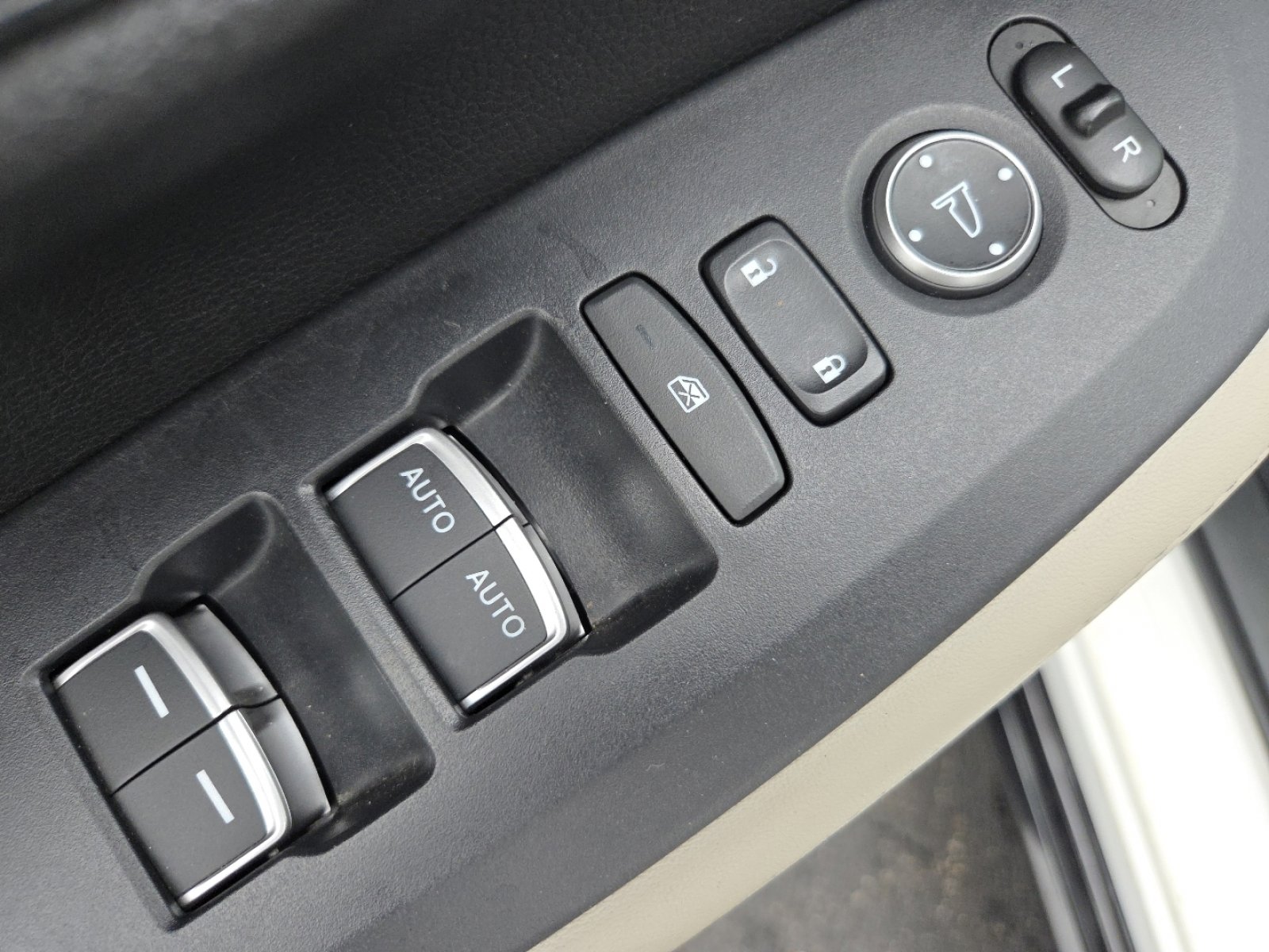 Certified 2024 Honda HR-V EX-L image 26