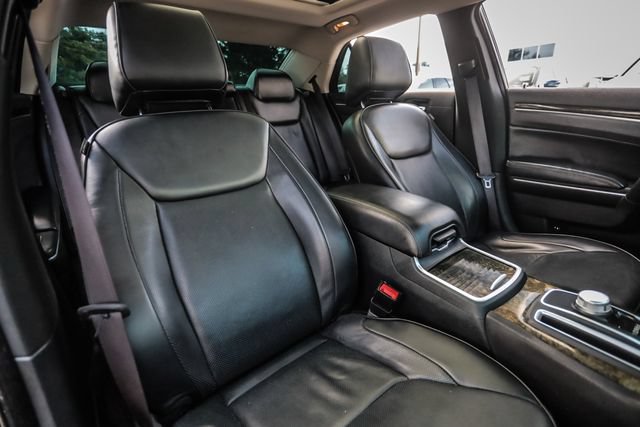 Used 2015 Chrysler 300 C RWD image 60