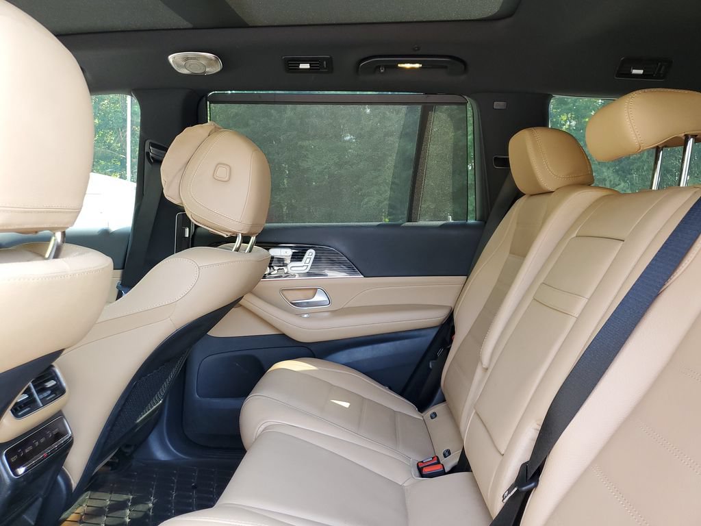 Used 2025 Mercedes-Benz GLS 580 4MATIC image 12