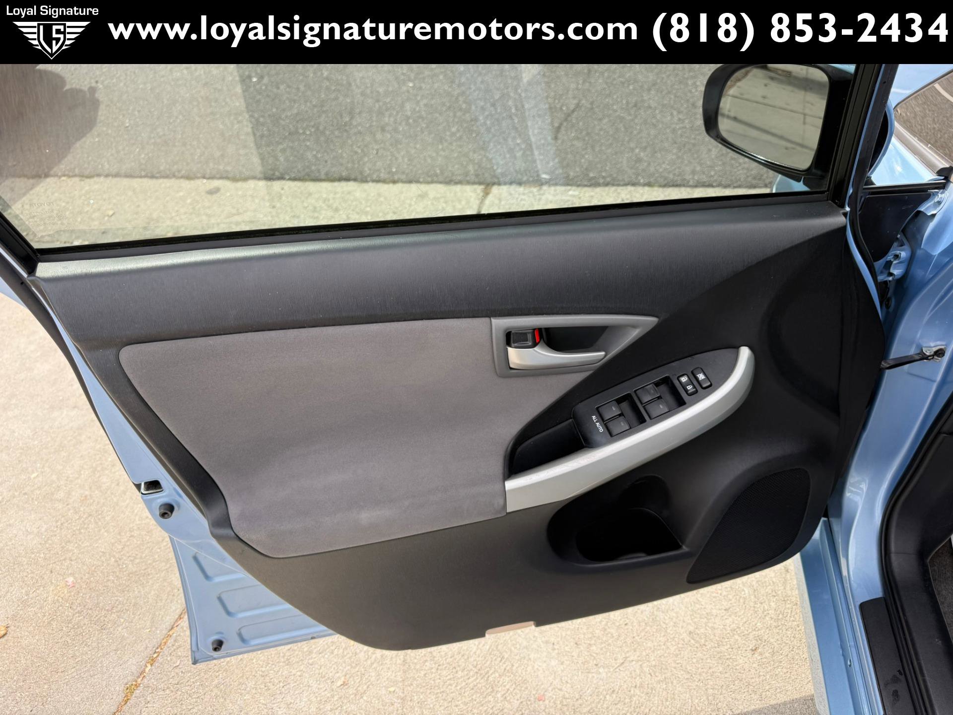 Used 2015 Toyota Prius Prime Plug-In Hybrid image 18