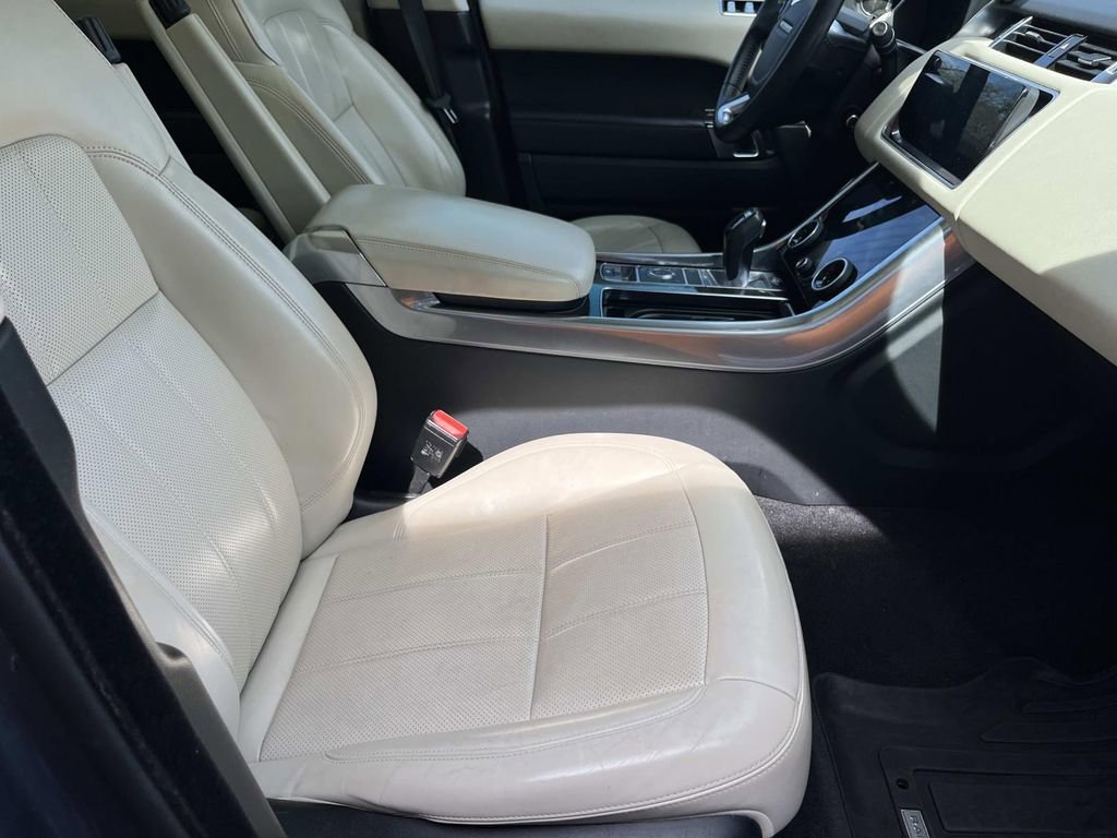 Used 2020 Land Rover Range Rover Sport HSE image 23