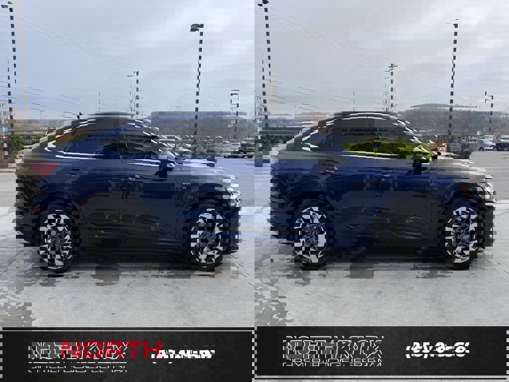 Used 2023 Audi e-tron Premium Plus w/ Premium Plus Package image 22