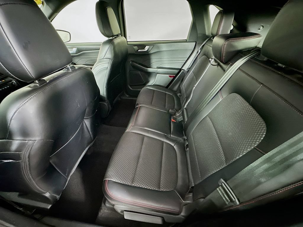 Used 2024 Ford Escape ST-Line w/ Tech Pack #1 AWD/4WD image 31