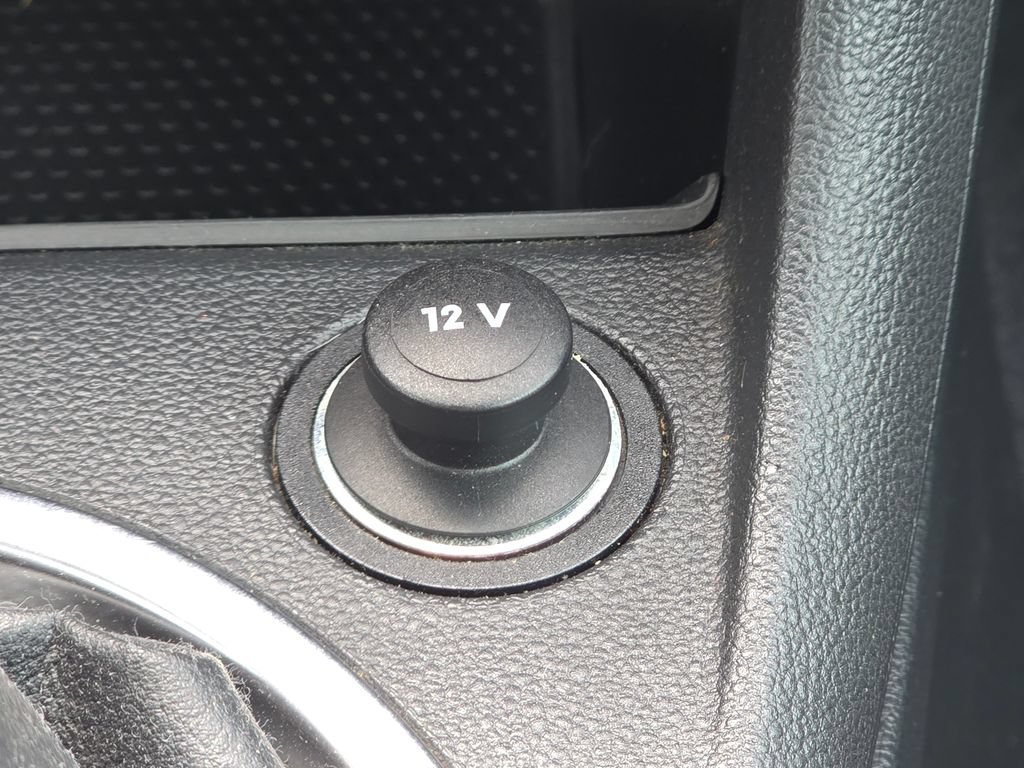 Used 2012 Volkswagen Beetle 2.0T FWD image 6