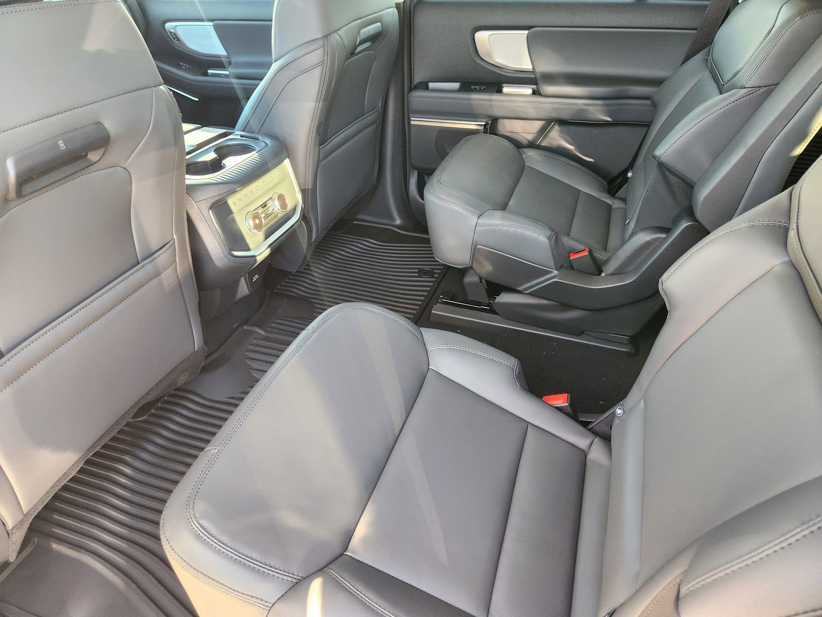 New 2026 Ford Expedition Active image 25