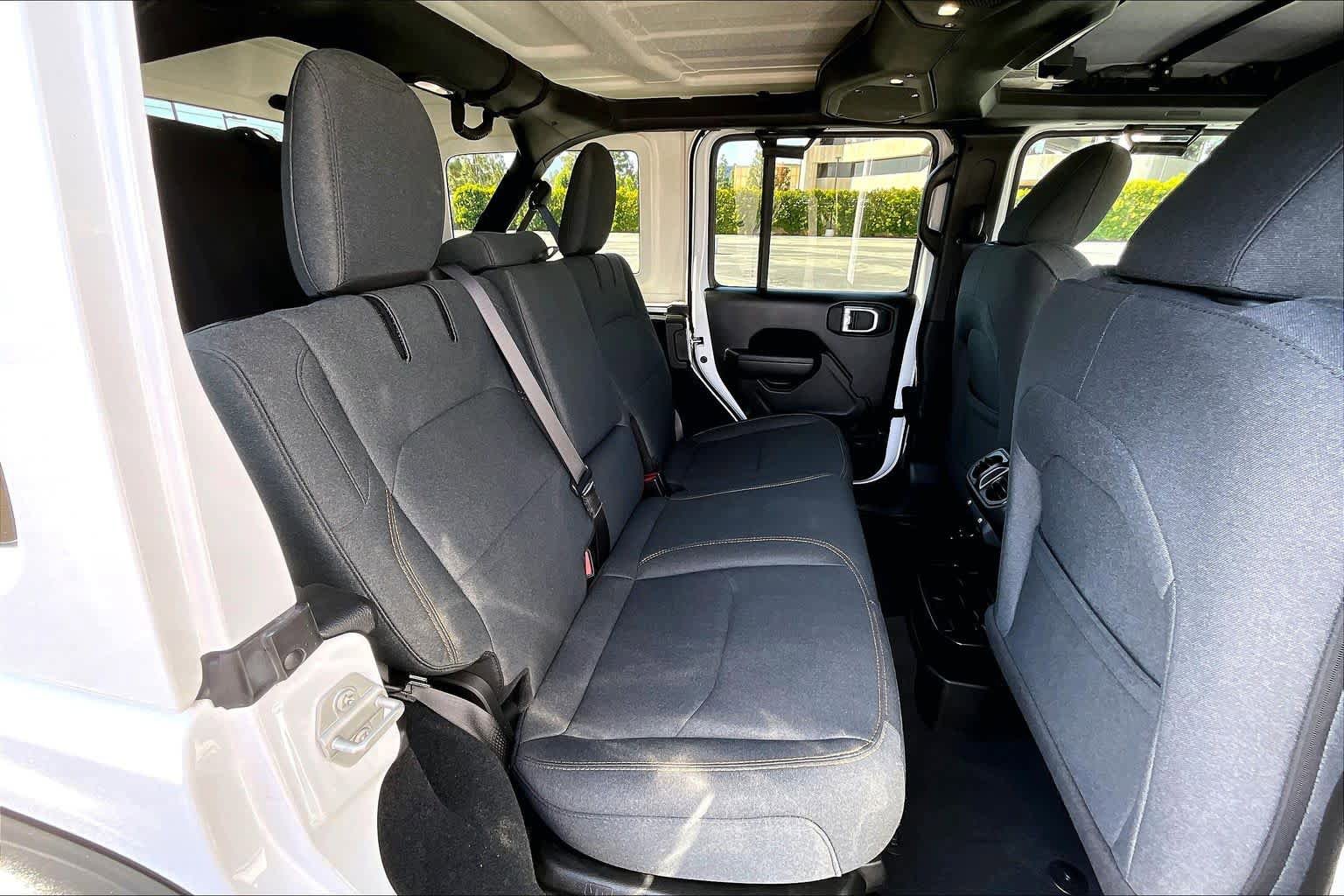 Used 2024 Jeep Wrangler Unlimited AWD/4WD image 19