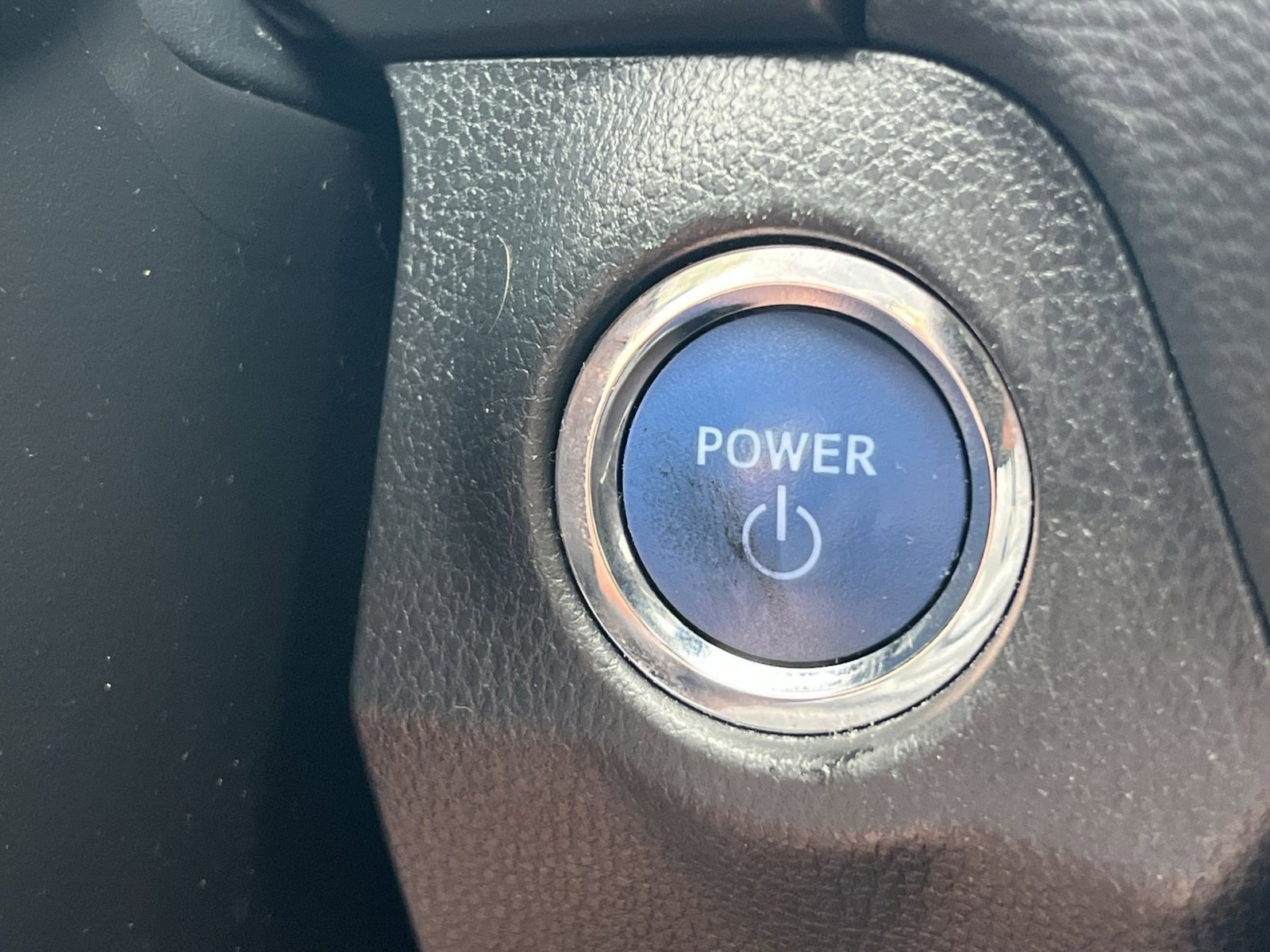 Used 2021 Toyota RAV4 XLE image 31