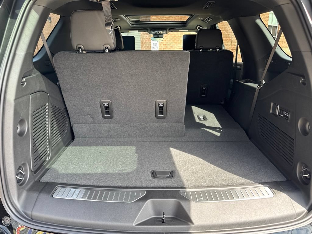 New 2026 Chevrolet Tahoe High Country AWD/4WD image 8