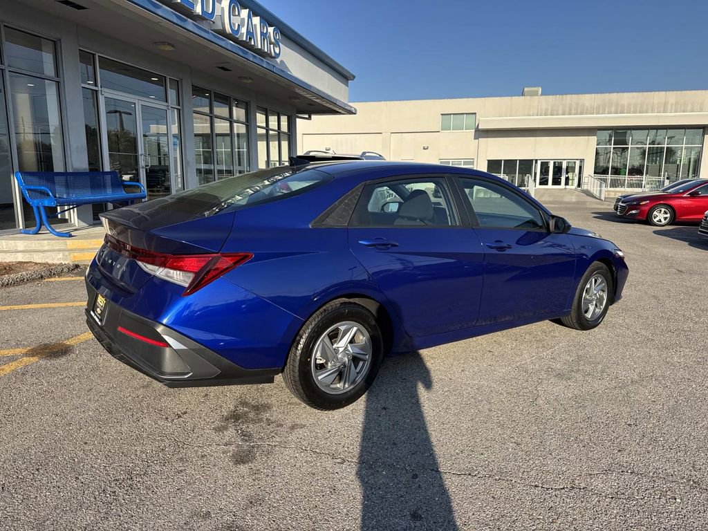 Used 2024 Hyundai Elantra SE image 8