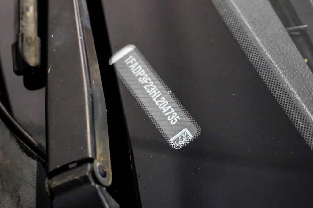 Used 2017 Ford Focus SE FWD image 55