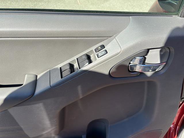 Used 2015 Nissan Frontier SL w/ Moonroof Package image 14