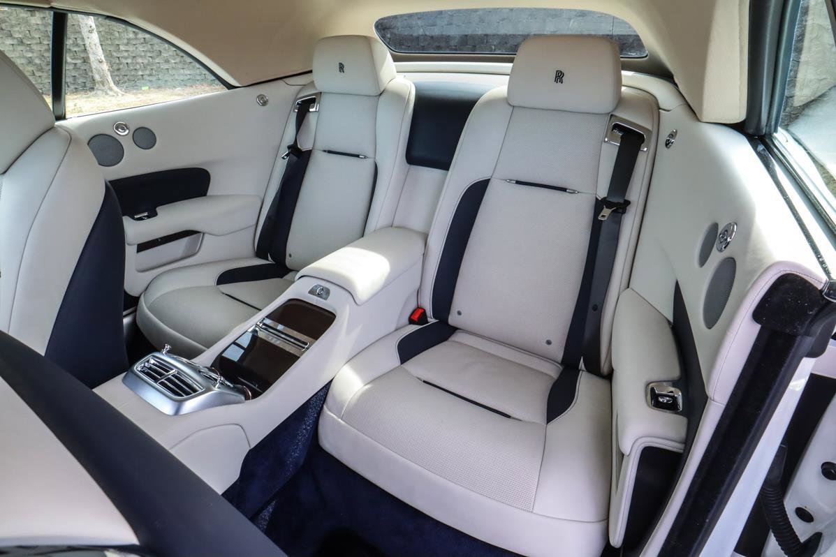 Used 2019 Rolls-Royce Dawn image 43