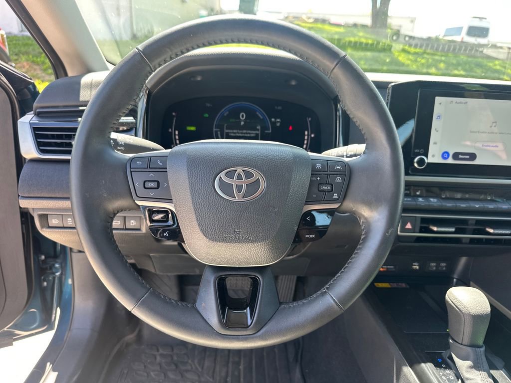 Used 2025 Toyota Camry LE w/ Convenience Package FWD image 14