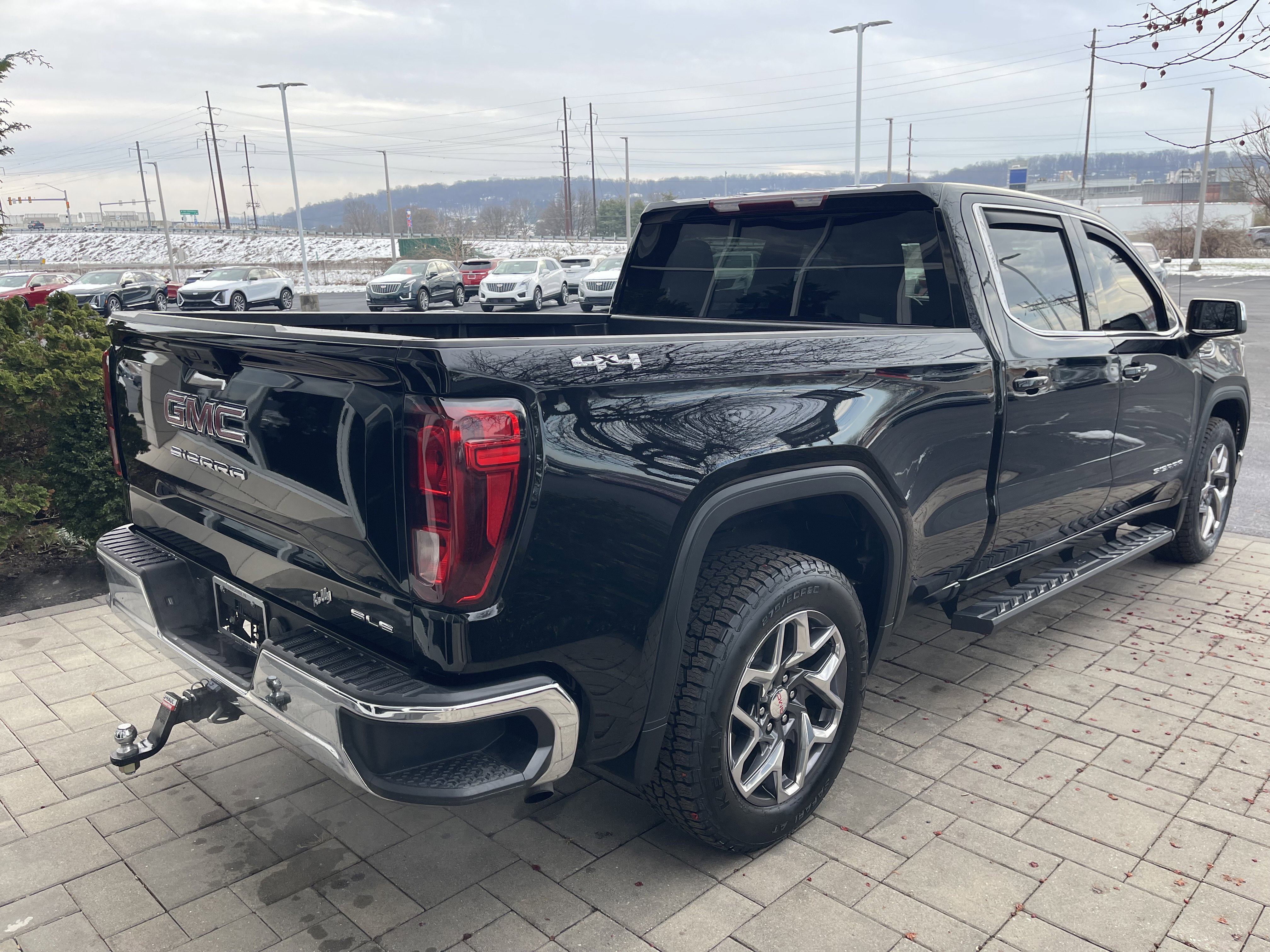 Used 2023 GMC Sierra 1500 SLE image 7