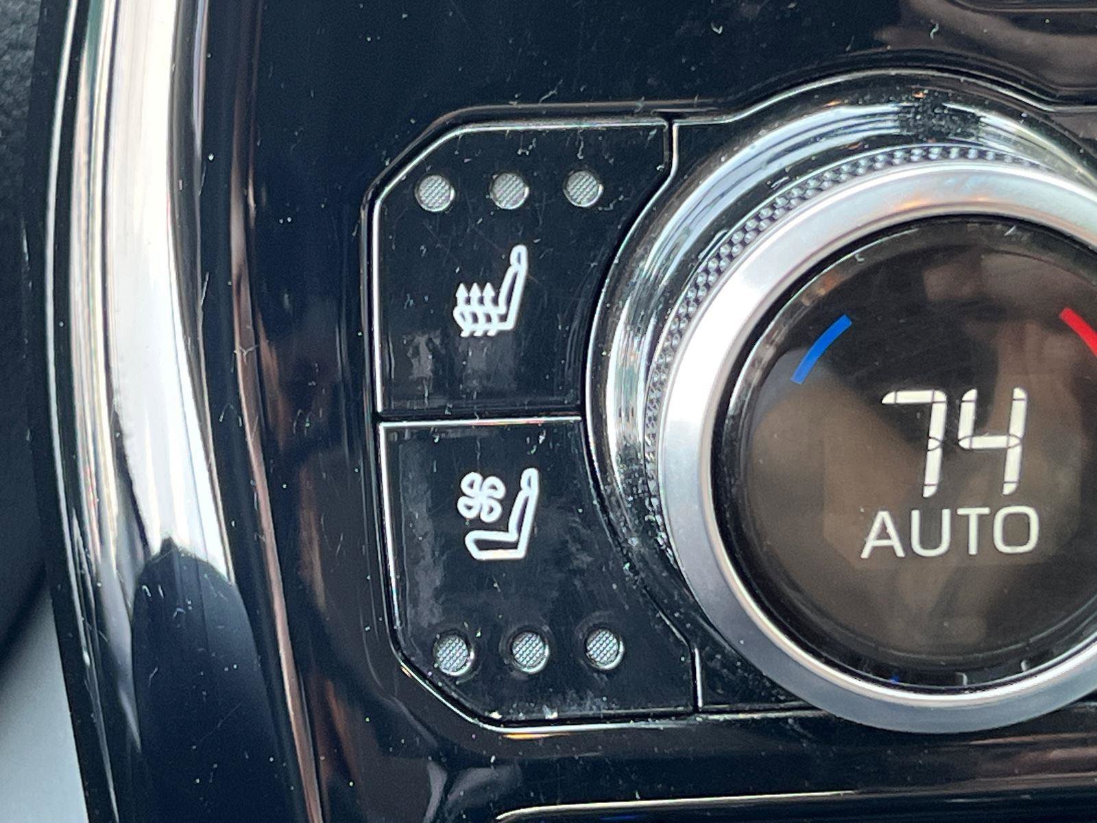 Used 2022 Toyota Highlander Limited image 32