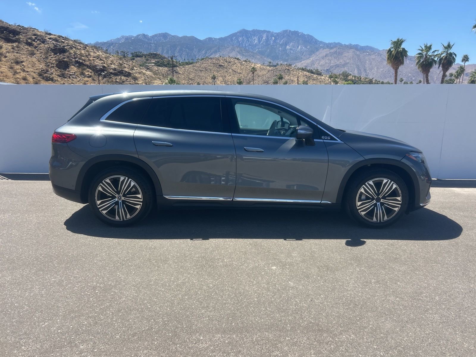 Used 2023 Mercedes-Benz EQS 450+ SUV image 4