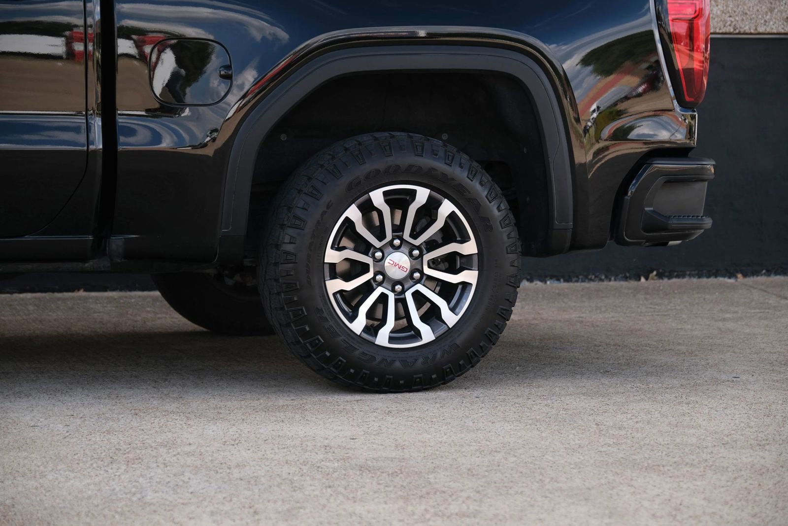 Used 2021 GMC Sierra 1500 Denali w/ Driver Alert Package II image 10