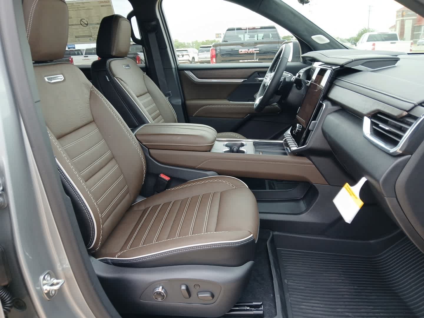New 2026 GMC Acadia Denali Ultimate w/ LPO, Floor Liner Package AWD/4WD image 78
