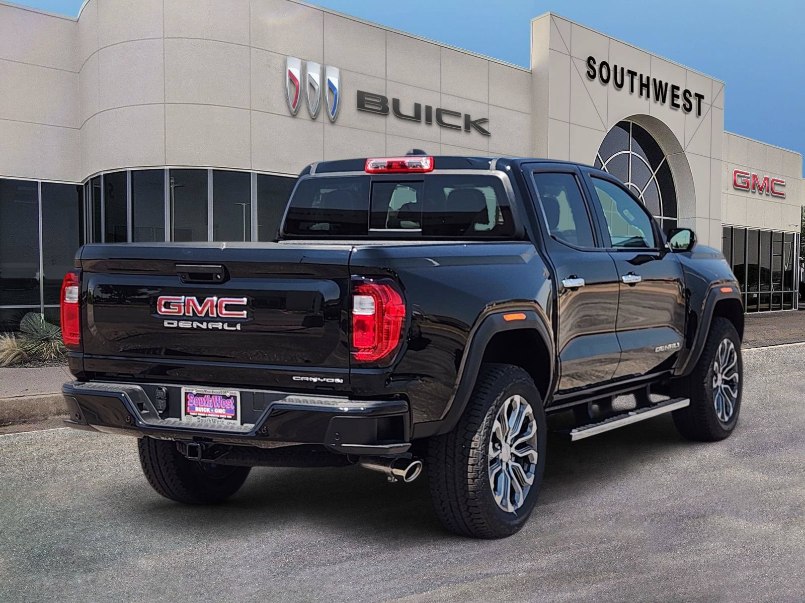 New 2026 GMC Canyon Denali AWD/4WD image 5