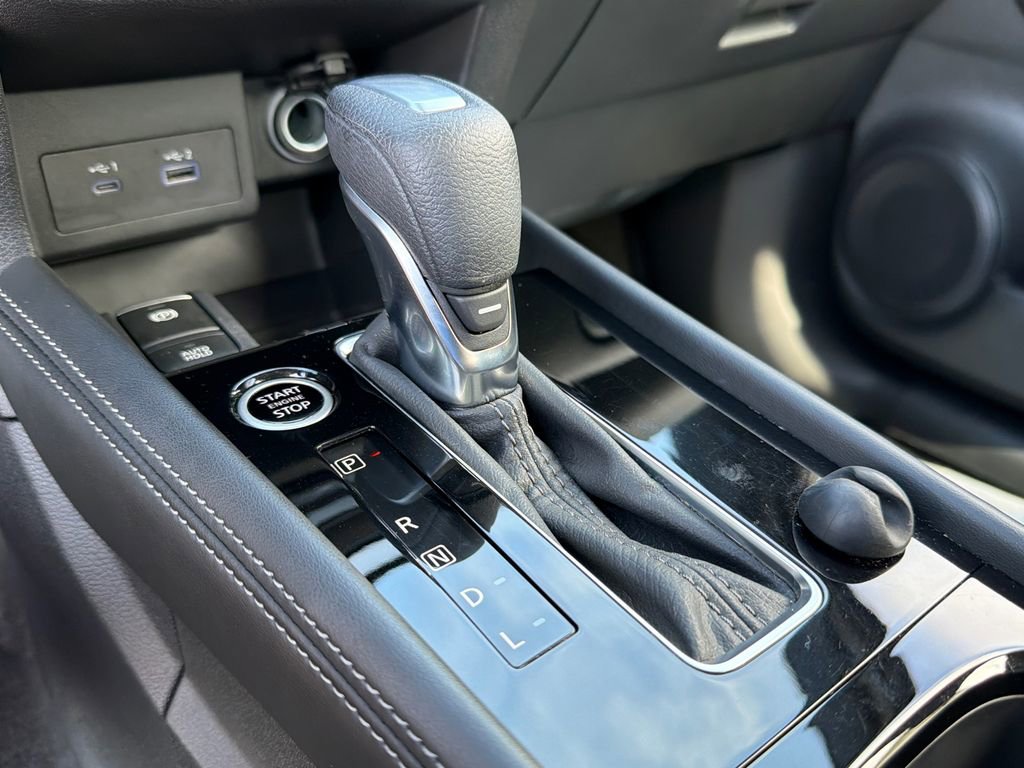 Used 2023 Nissan Kicks SR w/ SR Premium Package image 31