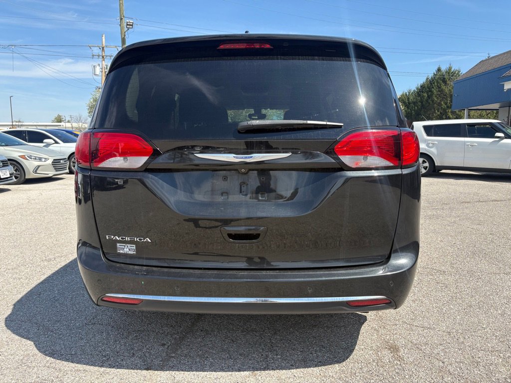 Used 2018 Chrysler Pacifica Touring Plus image 5