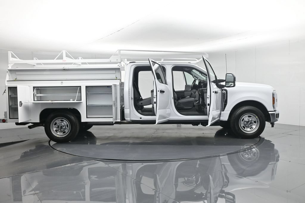 New 2026 Ford F350 XL w/ XL Chrome Package RWD image 3