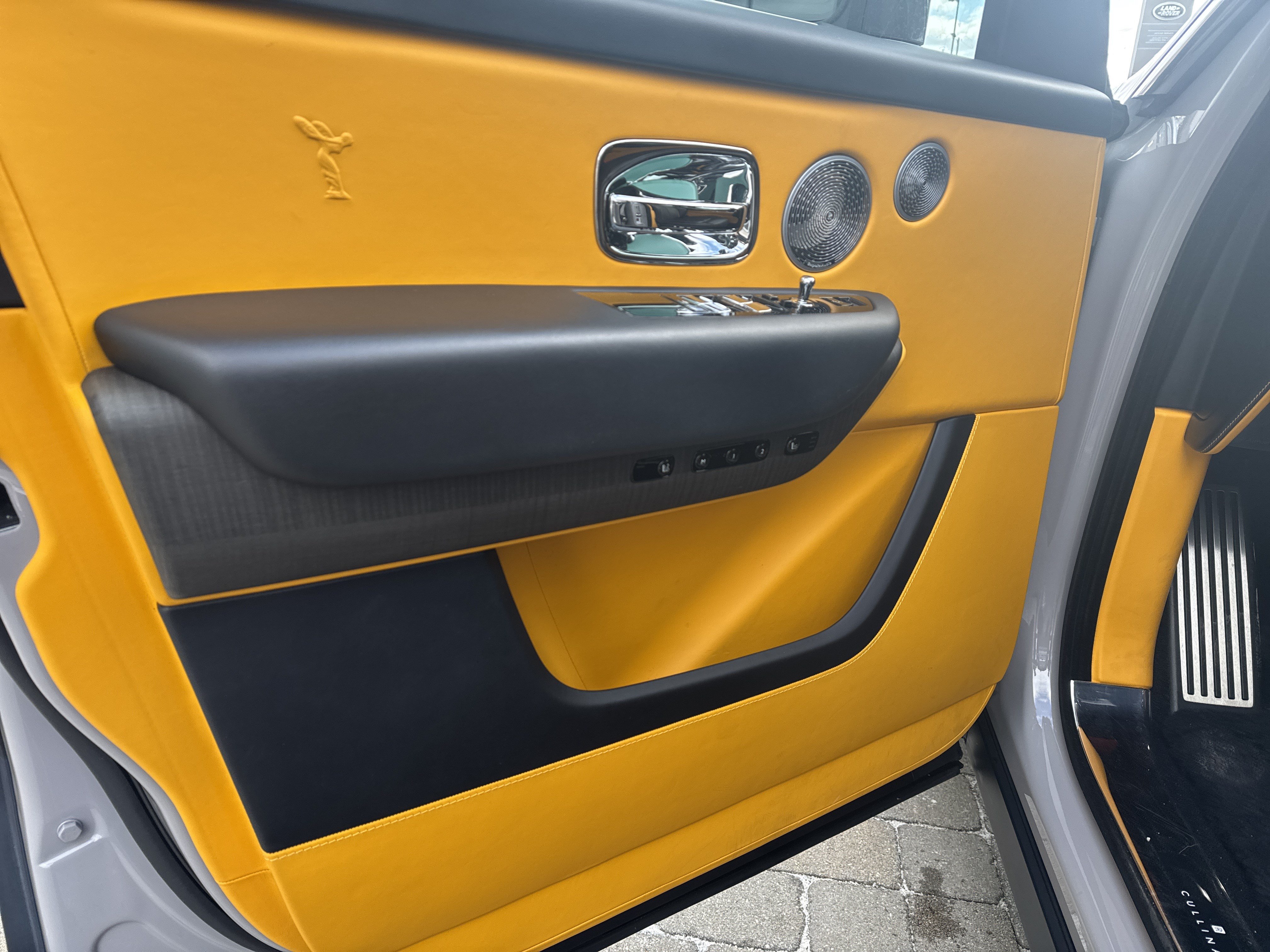 Certified 2024 Rolls-Royce Cullinan w/ Interior Detailing Package AWD/4WD image 13